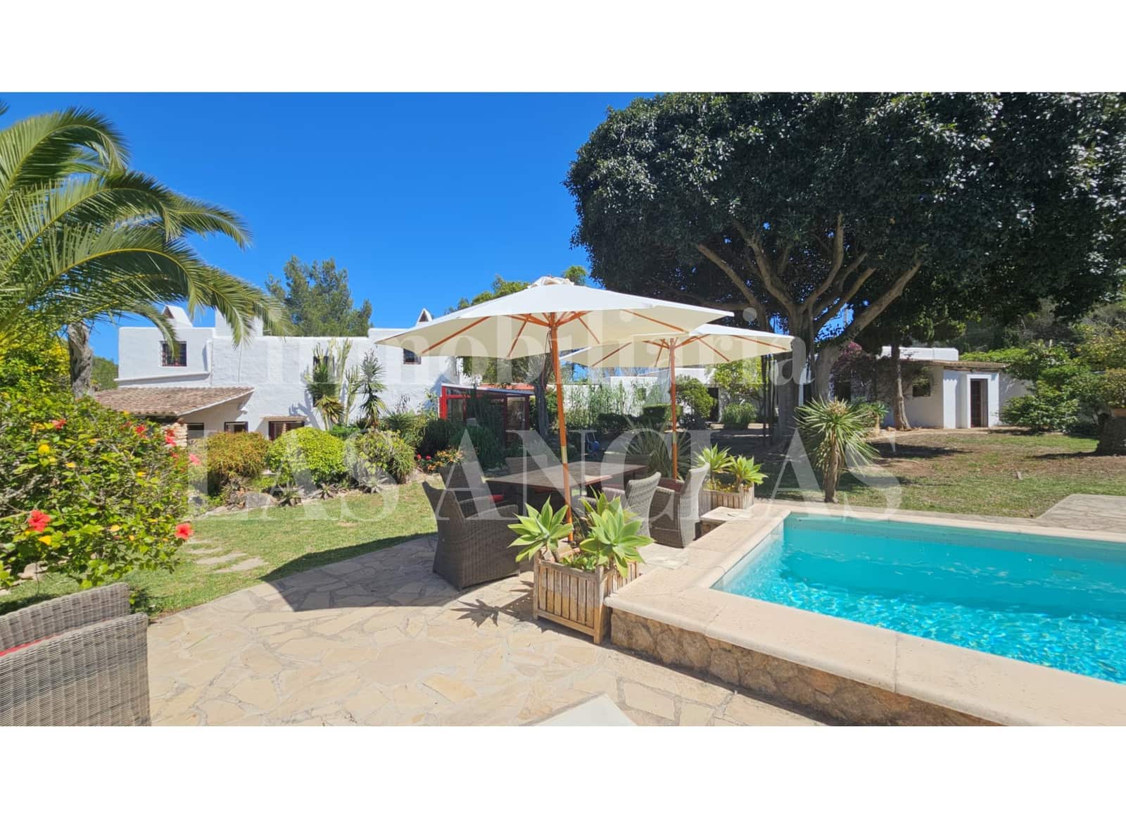 5 soveværelse Finca/Landehus til salg i Ibiza by med swimmingpool garage - € 2.600.000 (Ref: 9312101)