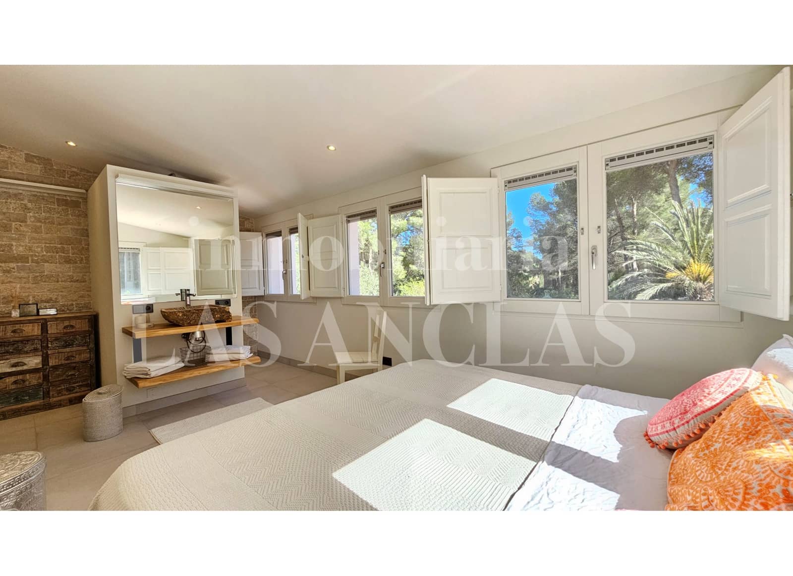 5 soveværelse Villa til salg i Es Cubells med swimmingpool garage - € 3.500.000 (Ref: 9354509)