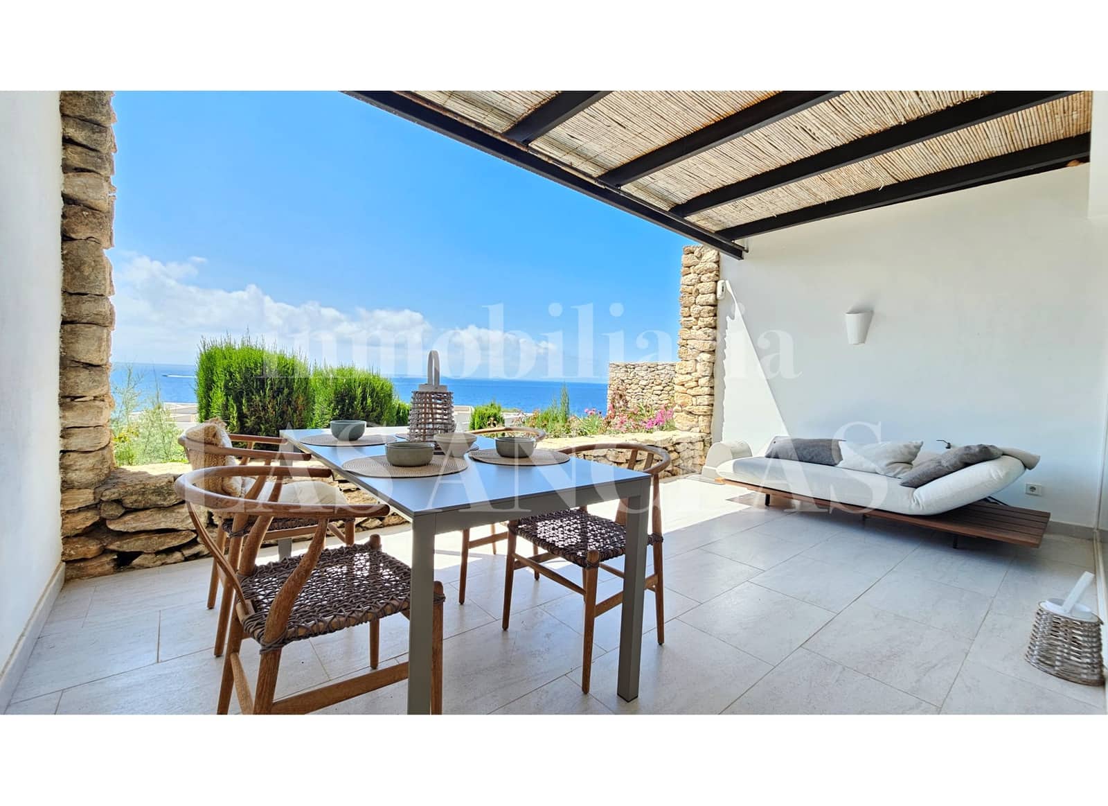 1 slaapkamer Rijtjeshuis te koop in Santa Eulalia / Santa Eularia - € 695.000 (Ref: 9432790)