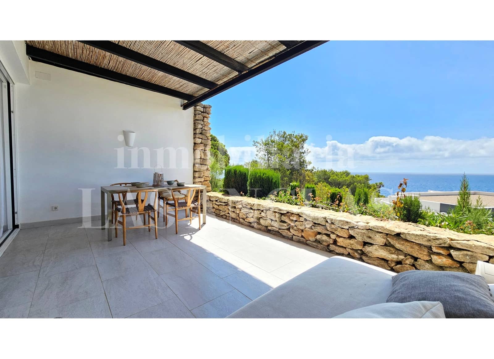 1 slaapkamer Rijtjeshuis te koop in Santa Eulalia / Santa Eularia - € 695.000 (Ref: 9432790)