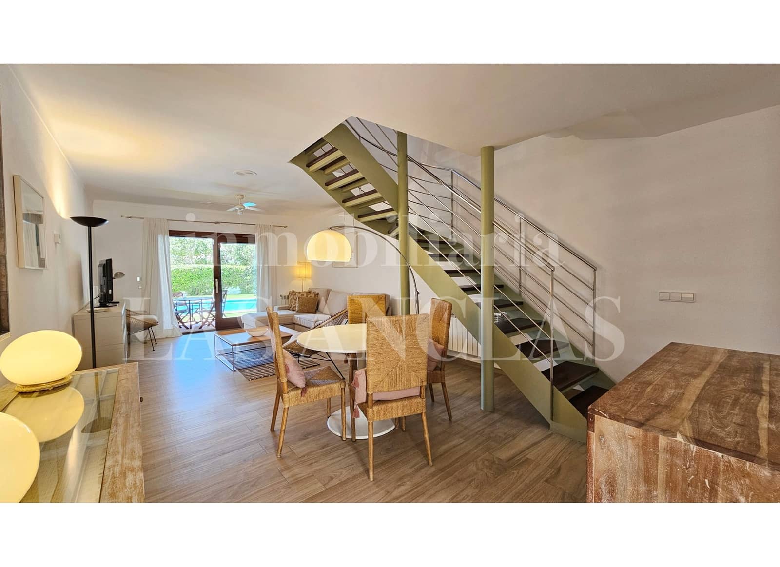 2 slaapkamer Rijtjeshuis te koop in Talamanca - € 848.000 (Ref: 9438455)