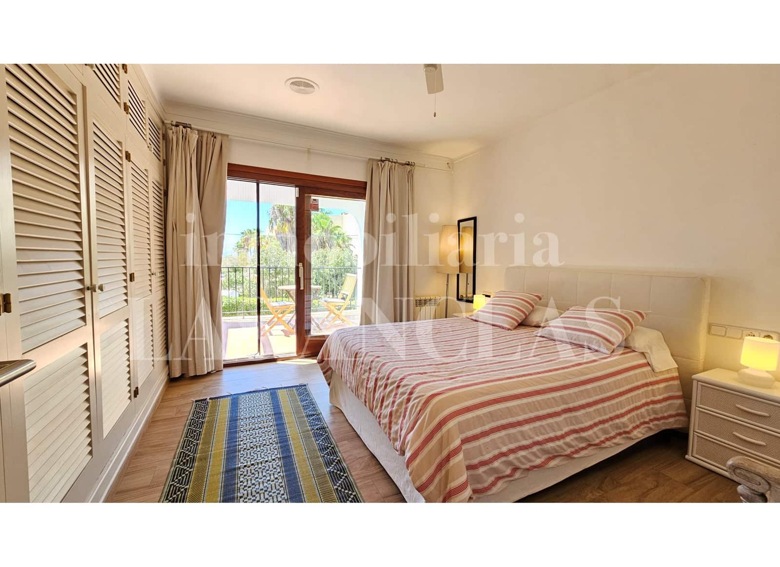 2 slaapkamer Rijtjeshuis te koop in Talamanca - € 848.000 (Ref: 9438455)