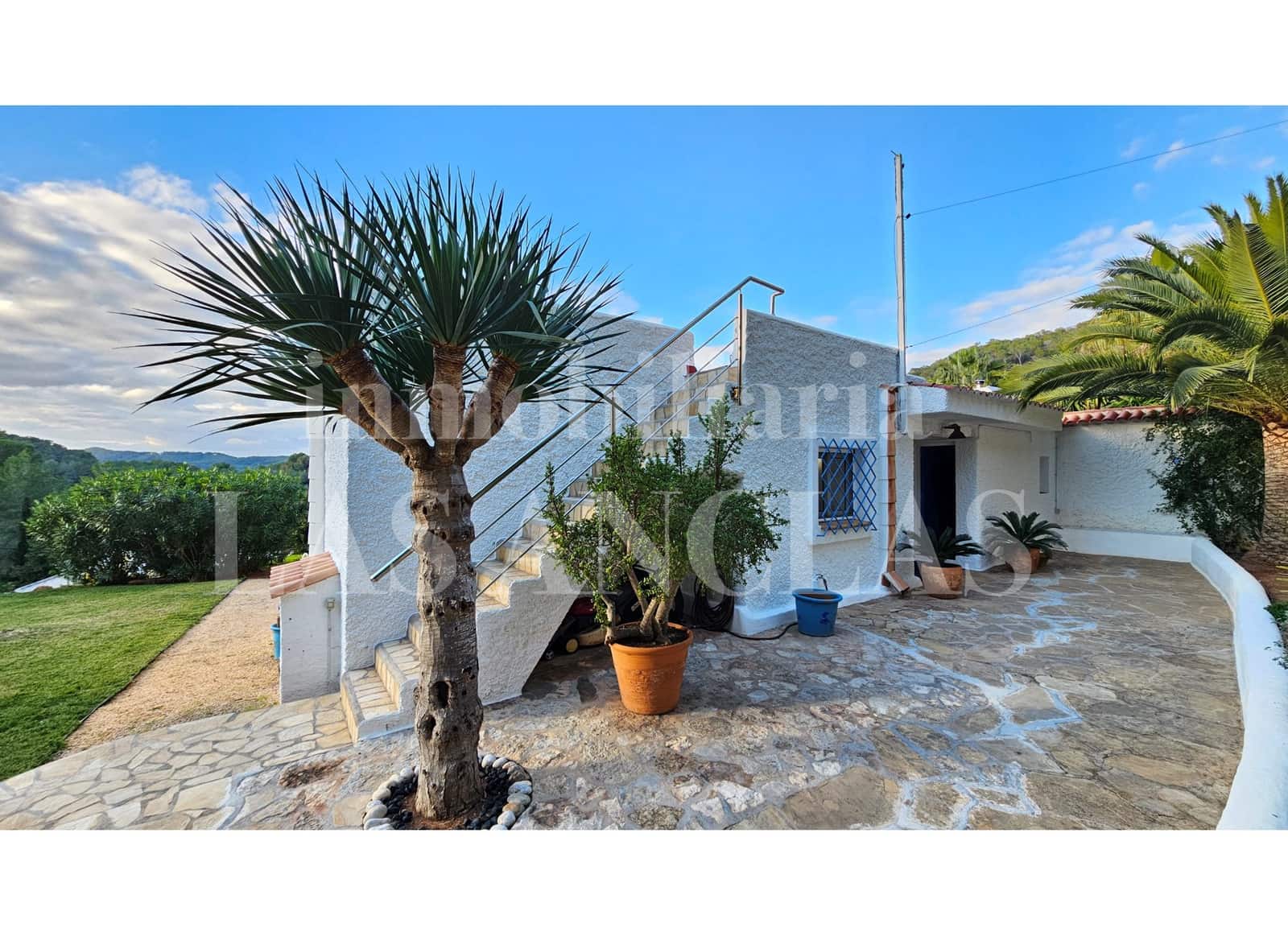 2 soverom Kjedet enebolig til salgs i Santa Eulalia / Santa Eularia med svømmebasseng - € 1 200 000 (Ref: 9451561)