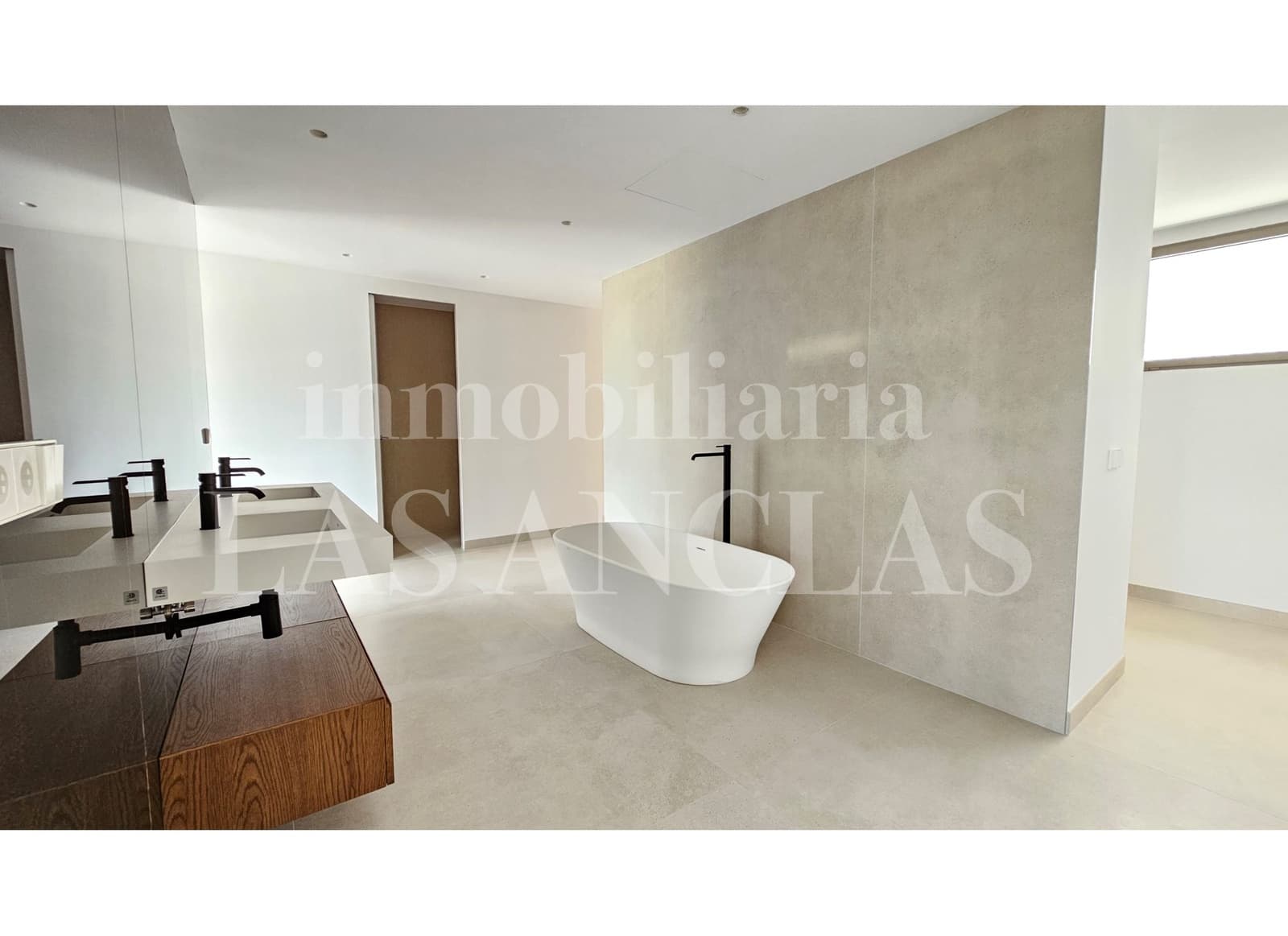 5 bedroom Villa for sale in Nuestra Senora de Jesus with pool - € 5,600,000 (Ref: 9454792)