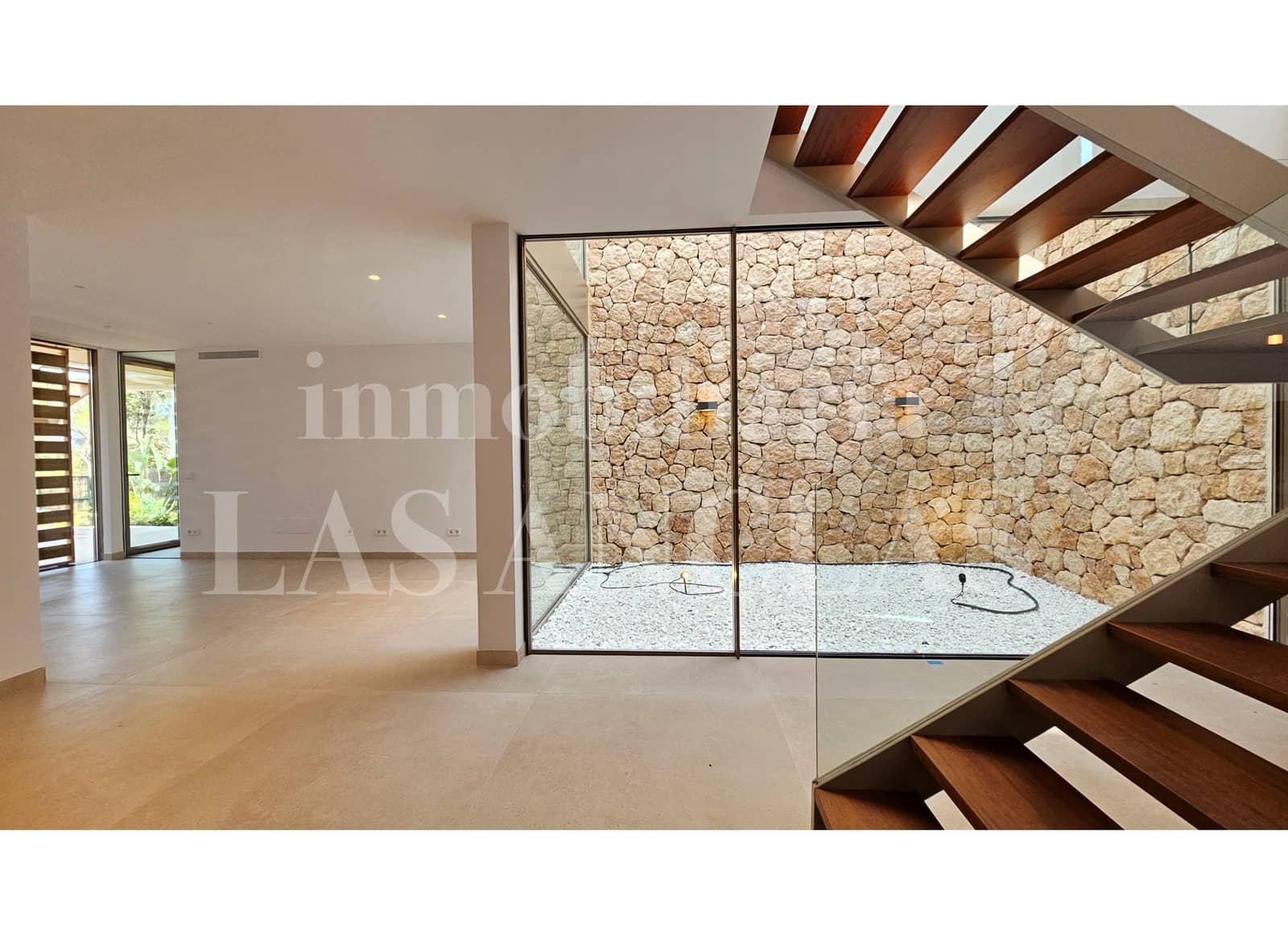 5 bedroom Villa for sale in Nuestra Senora de Jesus with pool - € 5,600,000 (Ref: 9454792)