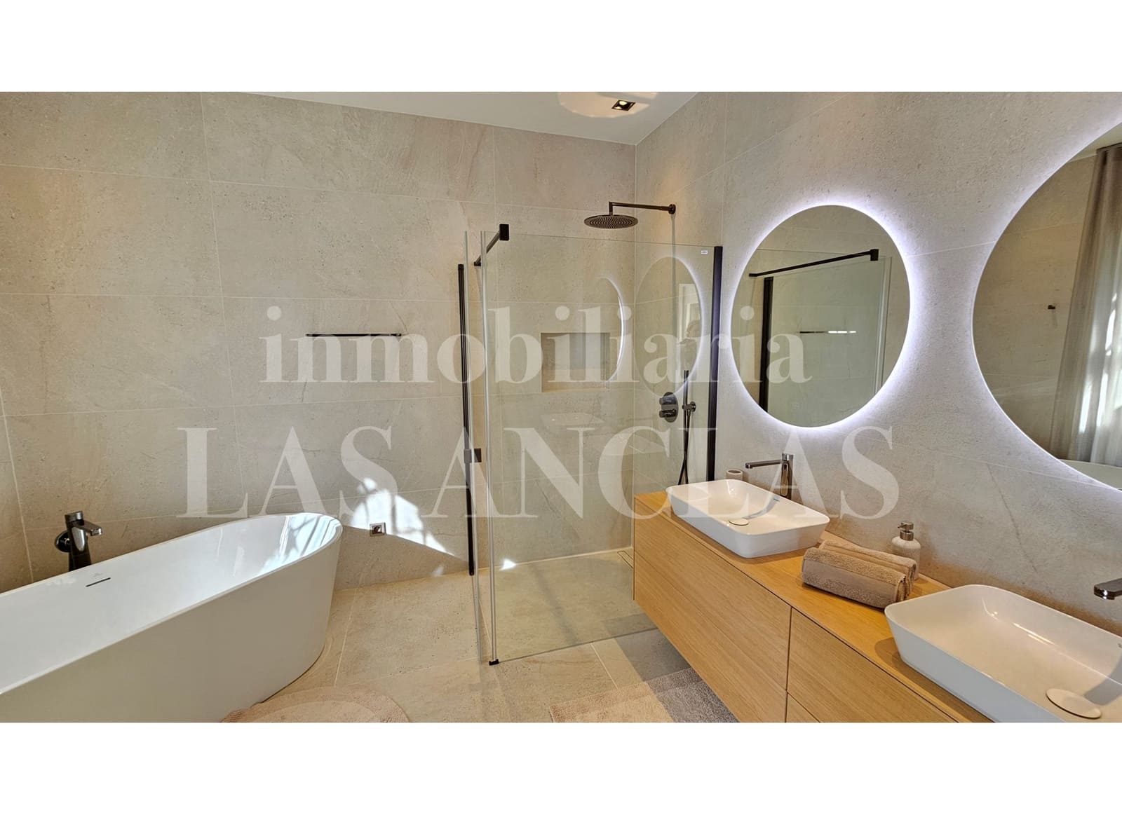 9 makuuhuone Huvila myytävänä paikassa Nuestra Senora de Jesus mukana uima-altaan 
autotalli - 7 900 000 € (Ref: 9459452)