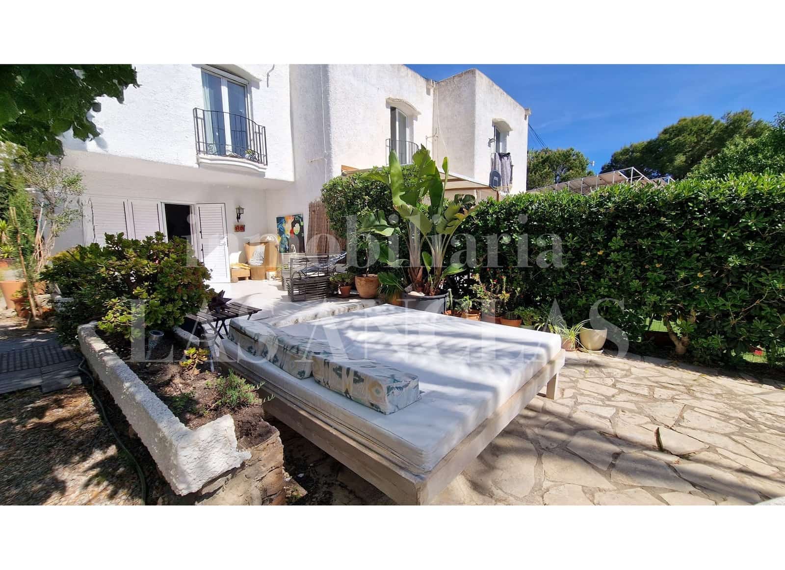 Adosado de 2 habitaciones en Talamanca en venta - 900.000 € (Ref: 9500740)