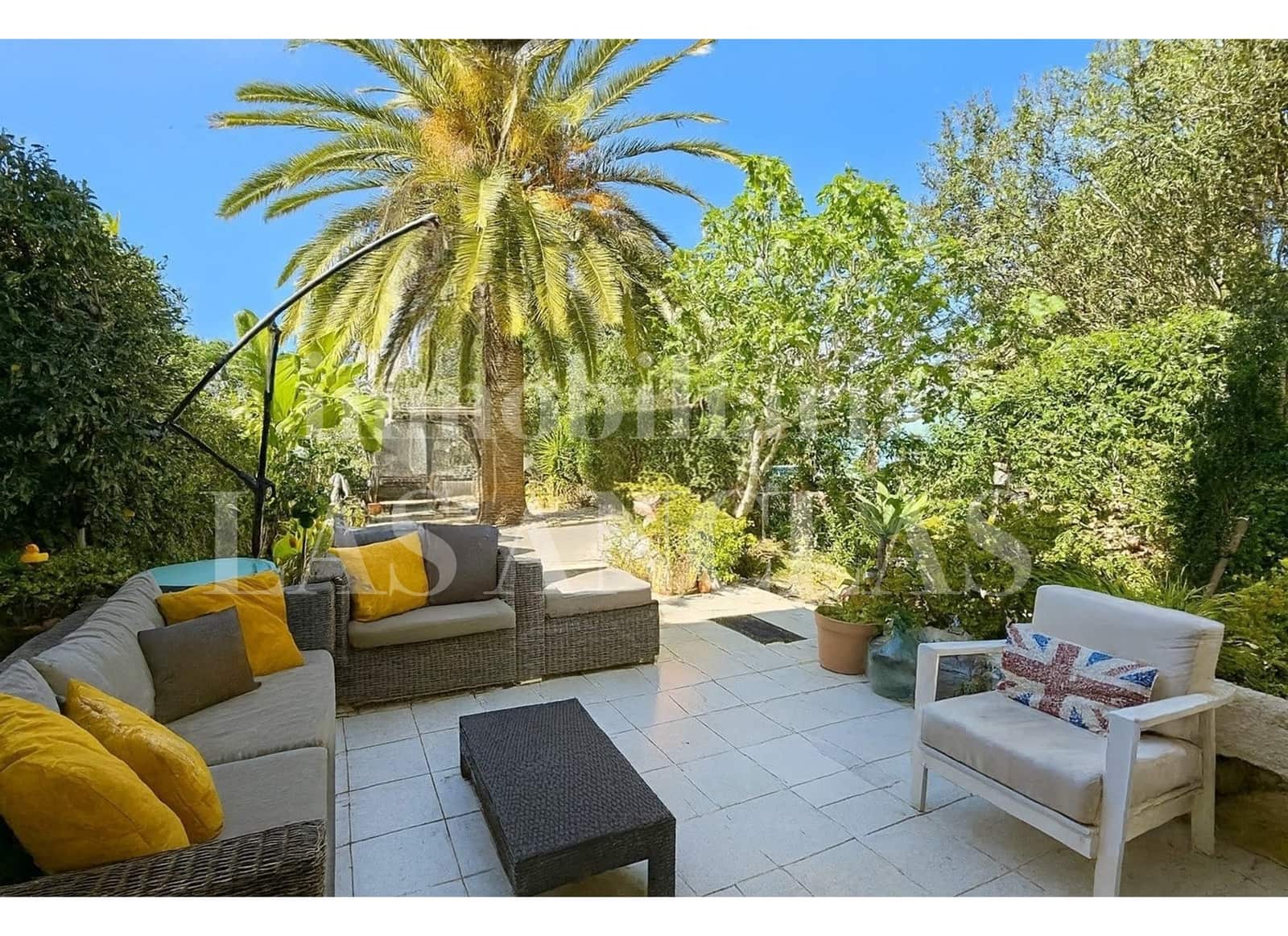 Adosado de 2 habitaciones en Talamanca en venta - 900.000 € (Ref: 9500740)