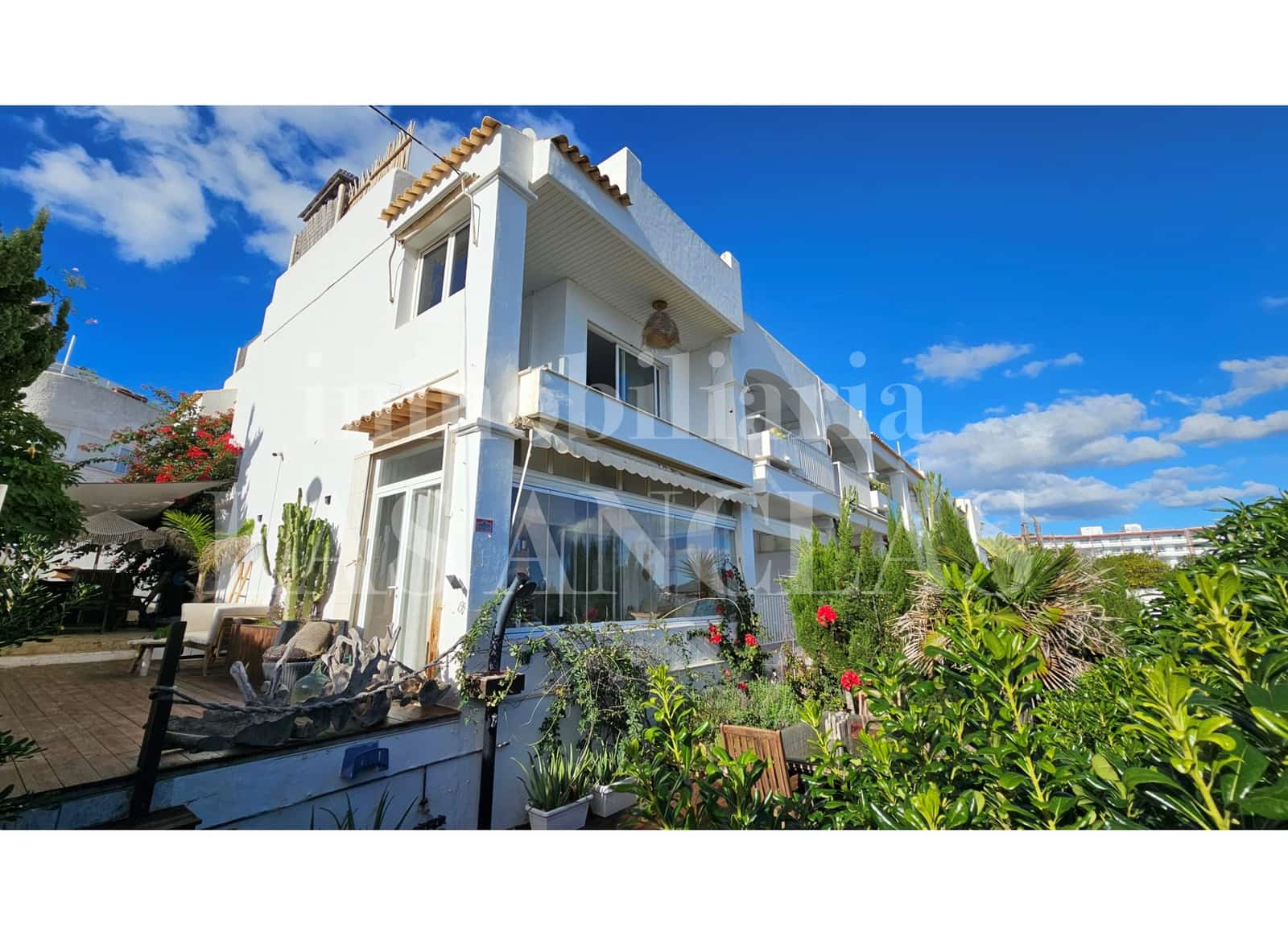 3 chambre Villa/Maison Mitoyenne à vendre à La Siesta avec garage - 1 850 000 € (Ref: 9506910)