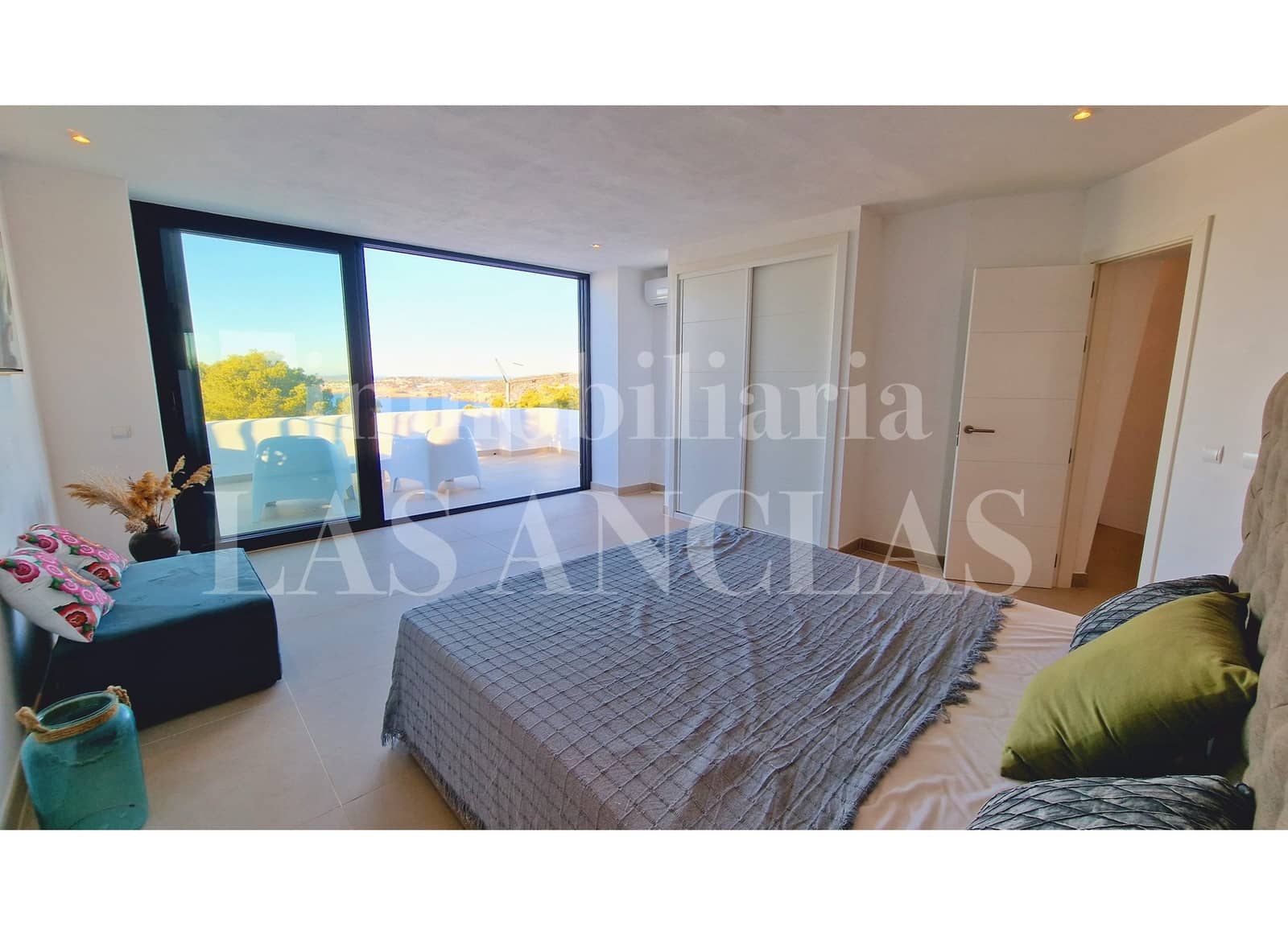 5 bedroom Villa for sale in San Jose / Sant Josep de Sa Talaia with pool - € 3,720,000 (Ref: 9535237)