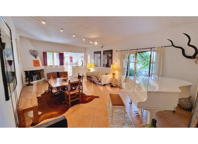5 soveværelse Finca/Landehus til salg i Ibiza by med swimmingpool garage - € 2.600.000 (Ref: 9535338)