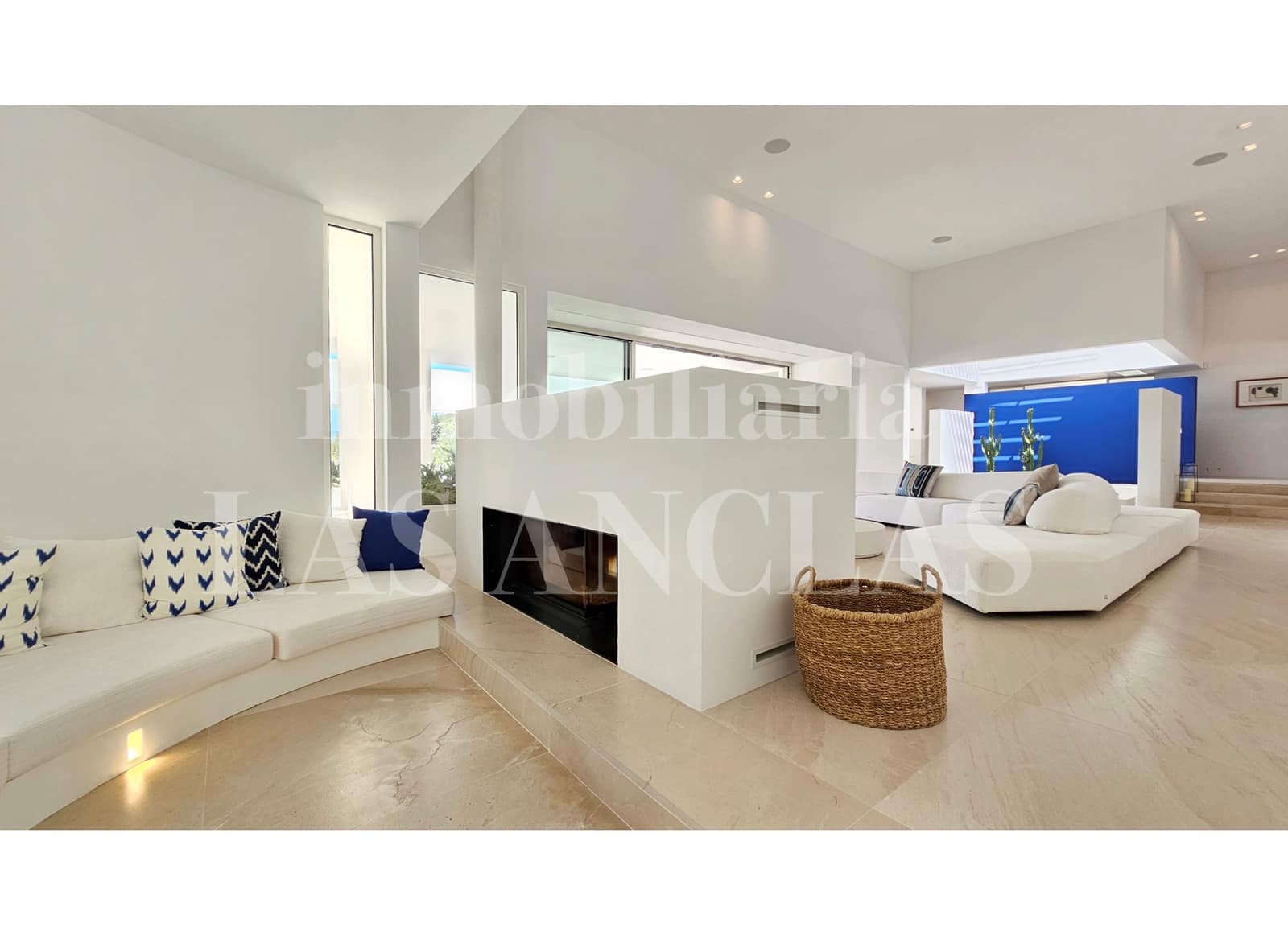 5 bedroom Villa for sale in Talamanca with pool - € 7,400,000 (Ref: 9541816)