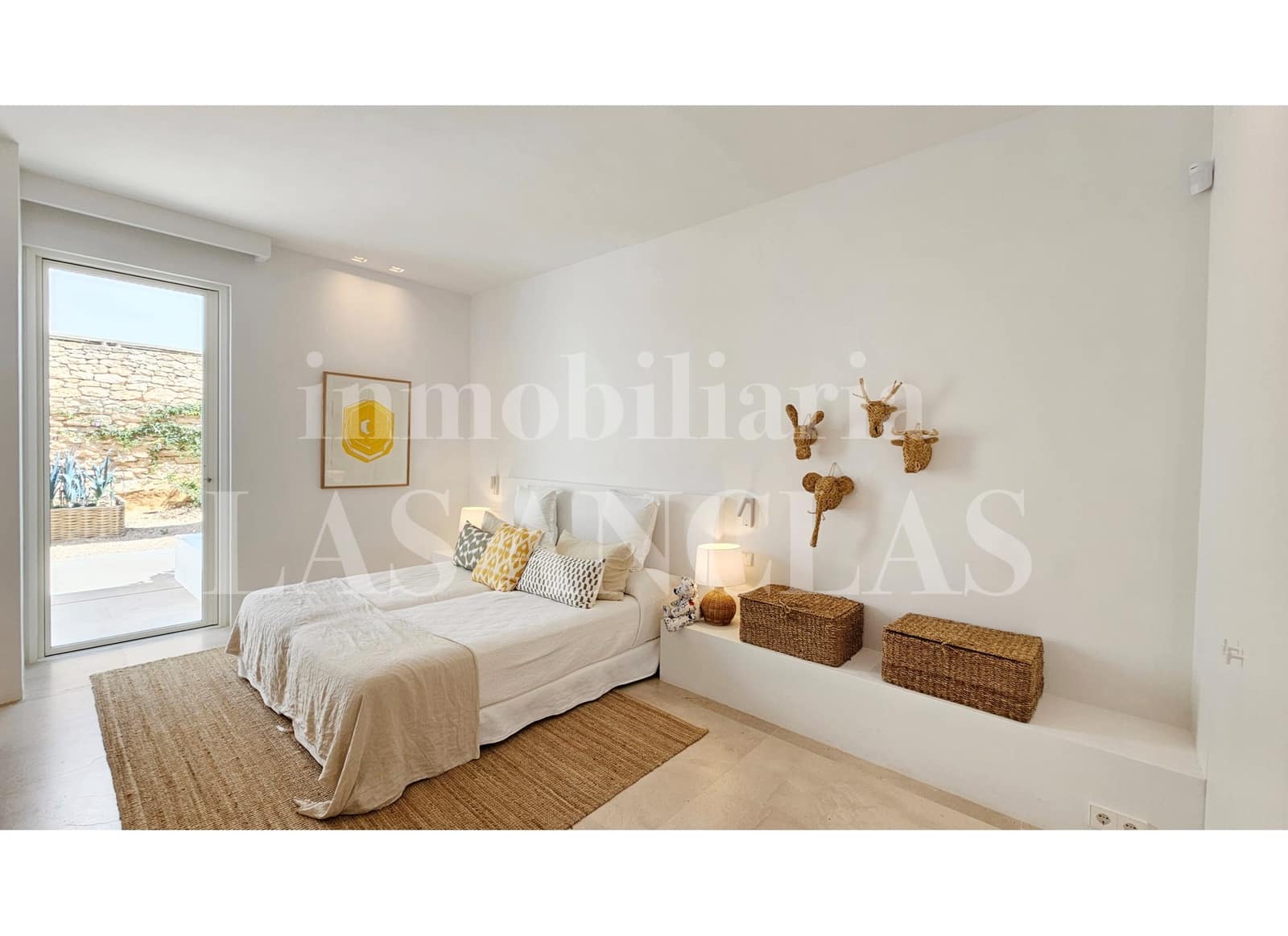 5 bedroom Villa for sale in Talamanca with pool - € 7,400,000 (Ref: 9541816)