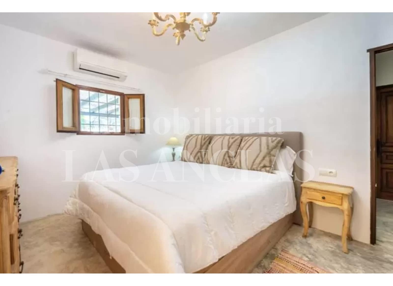 4 makuuhuone Huvila myytävänä paikassa San Jose / Sant Josep de Sa Talaia mukana uima-altaan 
autotalli - 2 180 000 € (Ref: 9553120)