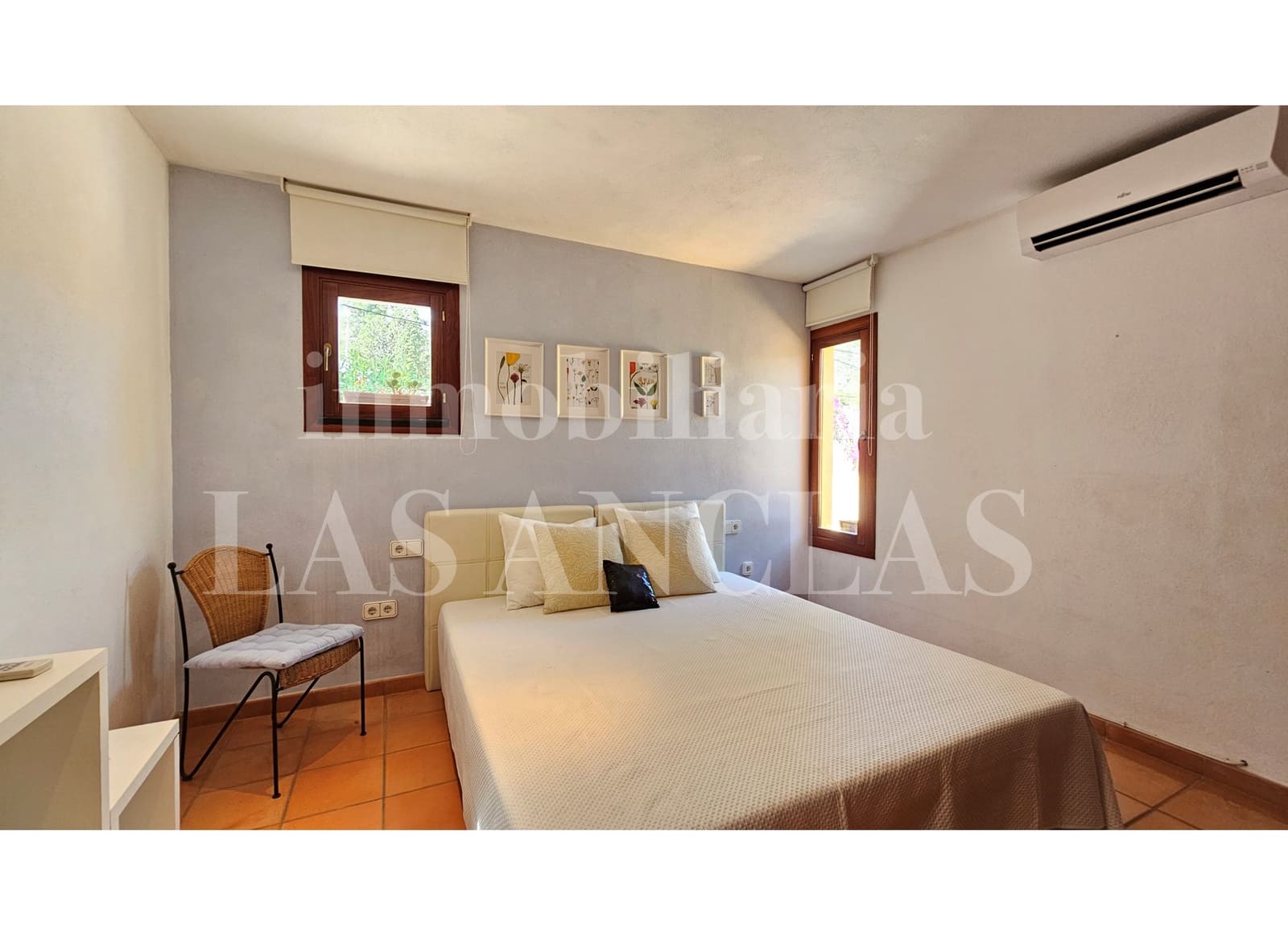 2 makuuhuone Huvila myytävänä paikassa Cala Llonga mukana uima-altaan - 1 490 000 € (Ref: 9553236)