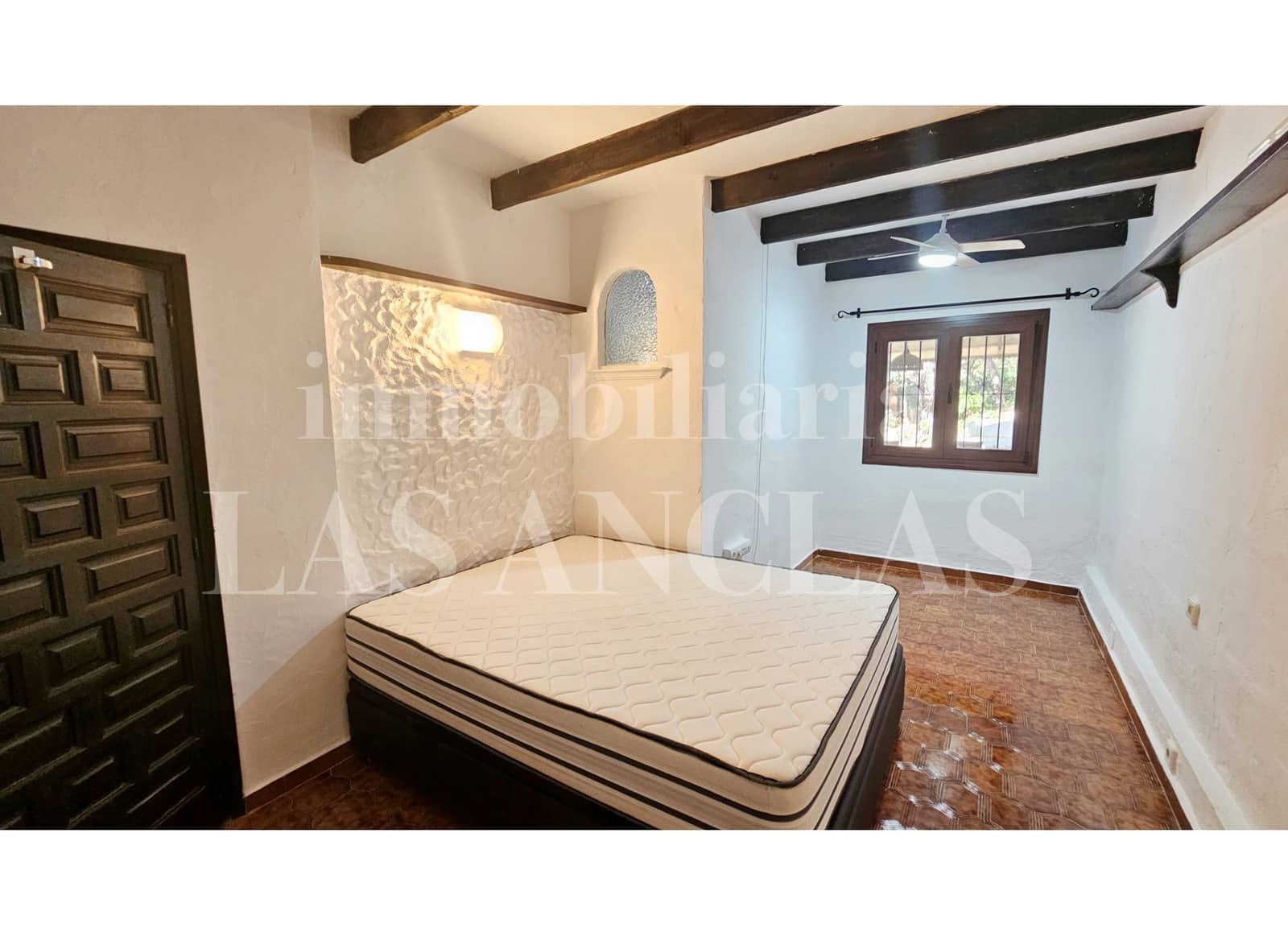 Chalet de 2 habitaciones en Santa Eulalia / Santa Eularia en venta con piscina - 1.275.000 € (Ref: 9646117)