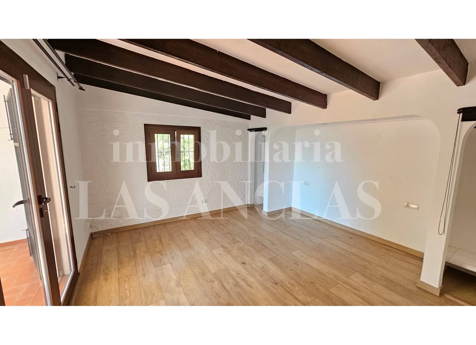Chalet de 2 habitaciones en Santa Eulalia / Santa Eularia en venta con piscina - 1.275.000 € (Ref: 9646117)