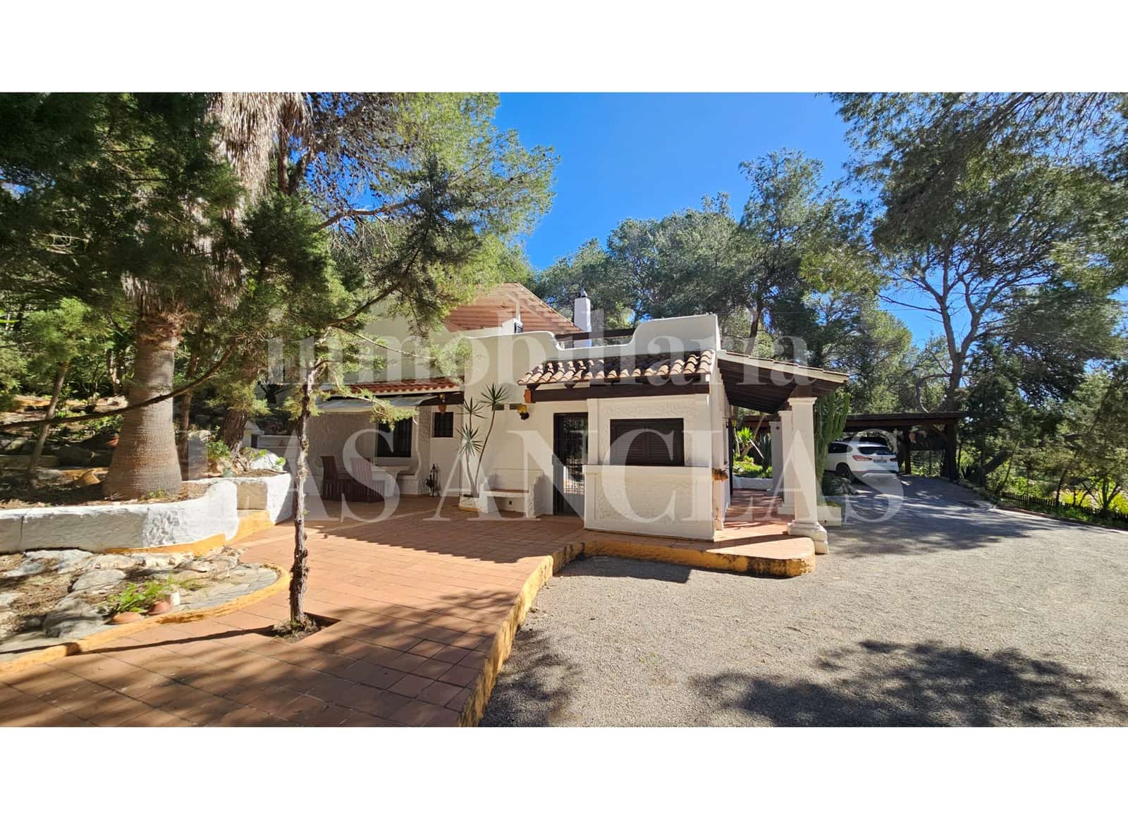 Chalet de 2 habitaciones en Santa Eulalia / Santa Eularia en venta con piscina - 1.275.000 € (Ref: 9646117)