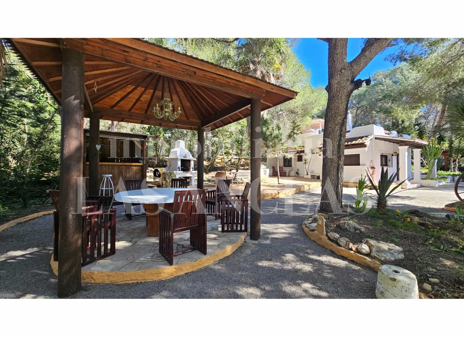 Chalet de 2 habitaciones en Santa Eulalia / Santa Eularia en venta con piscina - 1.275.000 € (Ref: 9646117)