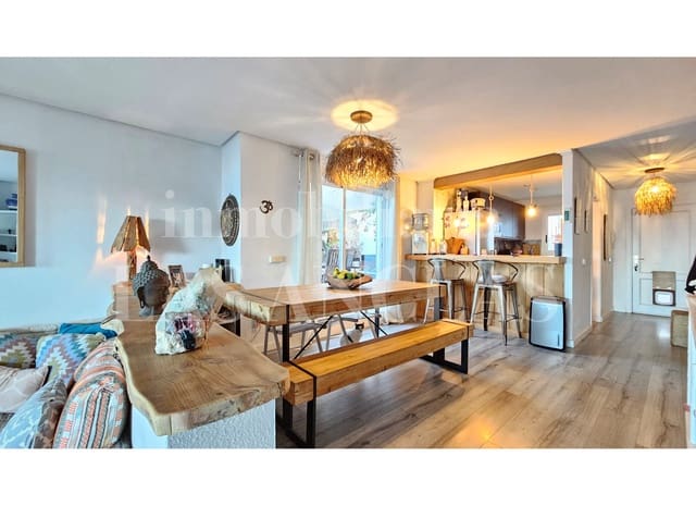 Adosado de 3 habitaciones en La Siesta, Santa Eulalia / Santa Eularia en venta con garaje - 1.850.000 € (Ref: 9650786)