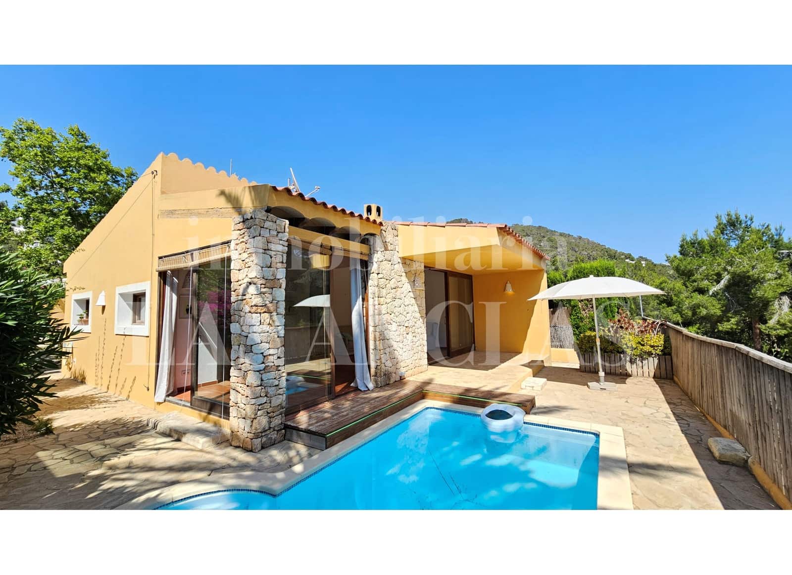 2 bedroom Villa for sale in Cala Llonga with pool - € 1,490,000 (Ref: 9676432)