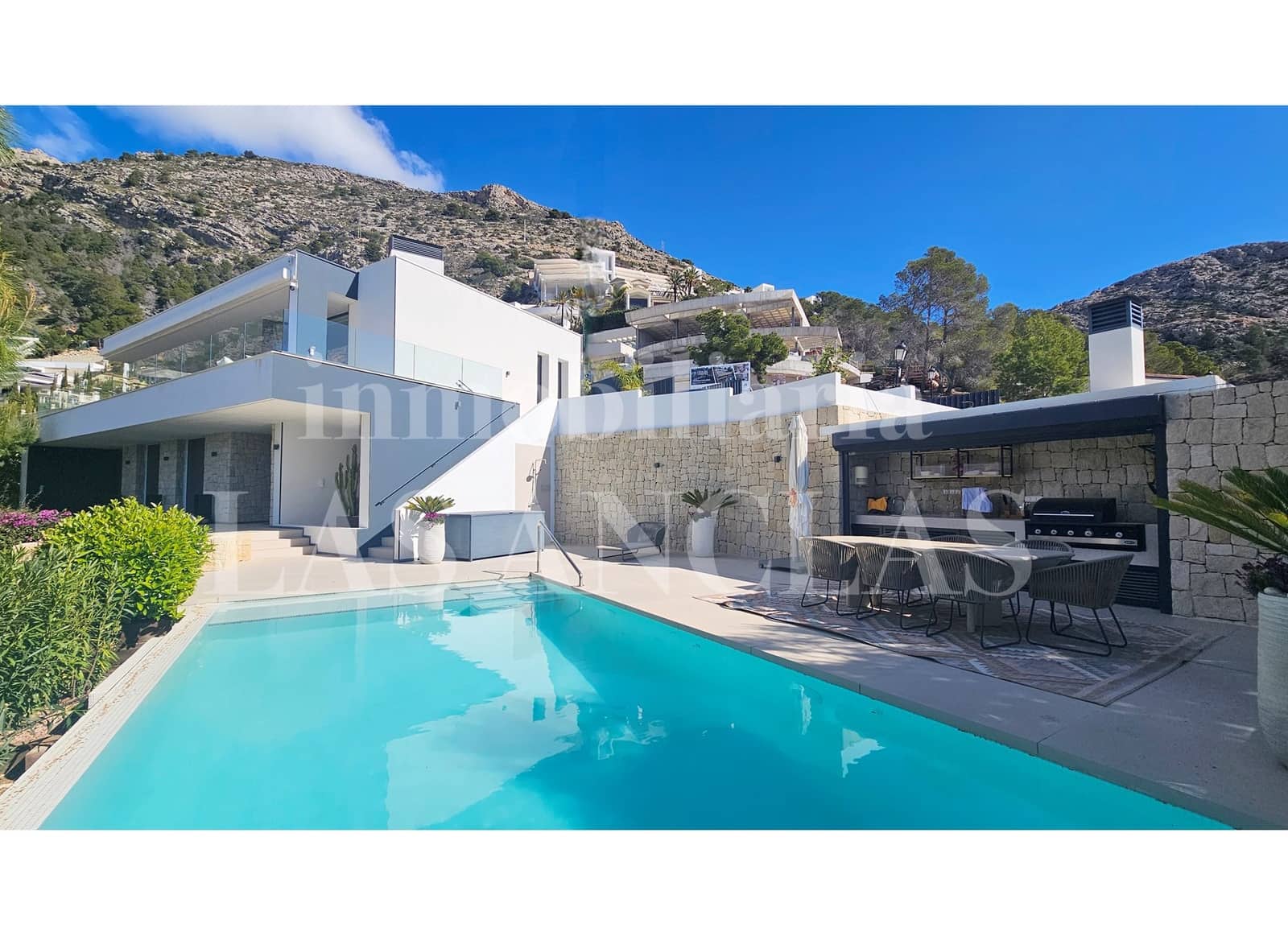 4 soveværelse Villa til salg i Altea med swimmingpool garage - € 3.150.000 (Ref: 9700155)