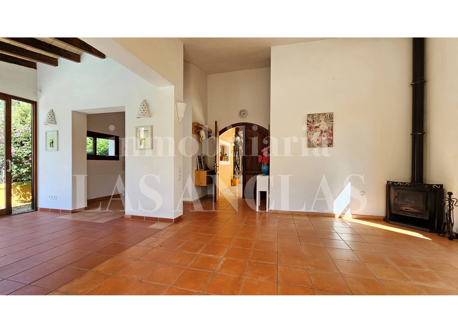 2 bedroom Villa for sale in Cala Llonga with pool - € 1,295,000 (Ref: 9714298)