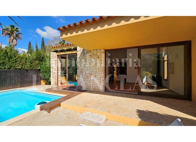 Chalet de 2 habitaciones en Cala Llonga, Santa Eulalia / Santa Eularia en venta con piscina - 1.295.000 € (Ref: 9714298)