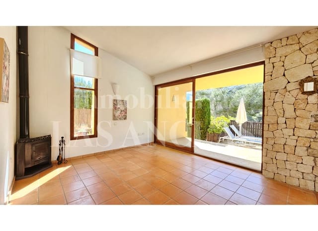 Chalet de 2 habitaciones en Cala Llonga, Santa Eulalia / Santa Eularia en venta con piscina - 1.295.000 € (Ref: 9714298)