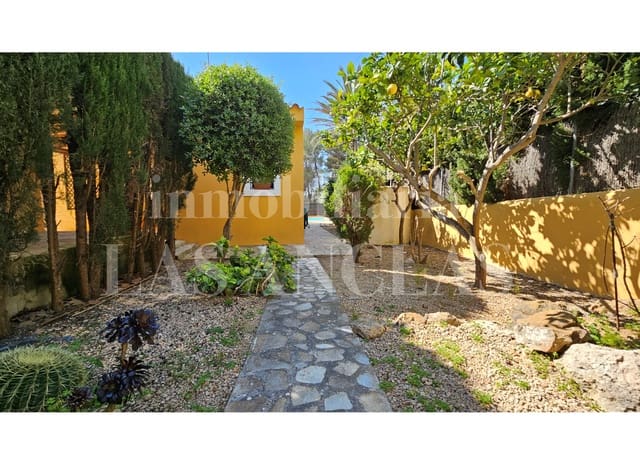 Chalet de 2 habitaciones en Cala Llonga, Santa Eulalia / Santa Eularia en venta con piscina - 1.295.000 € (Ref: 9714298)