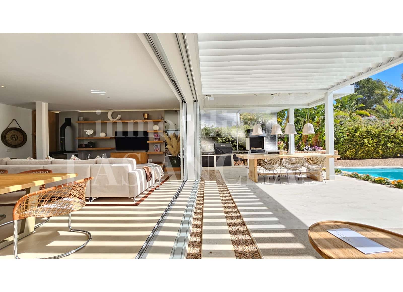 3 soveværelse Villa til salg i Cala Llenya med swimmingpool - € 2.680.000 (Ref: 9777296)