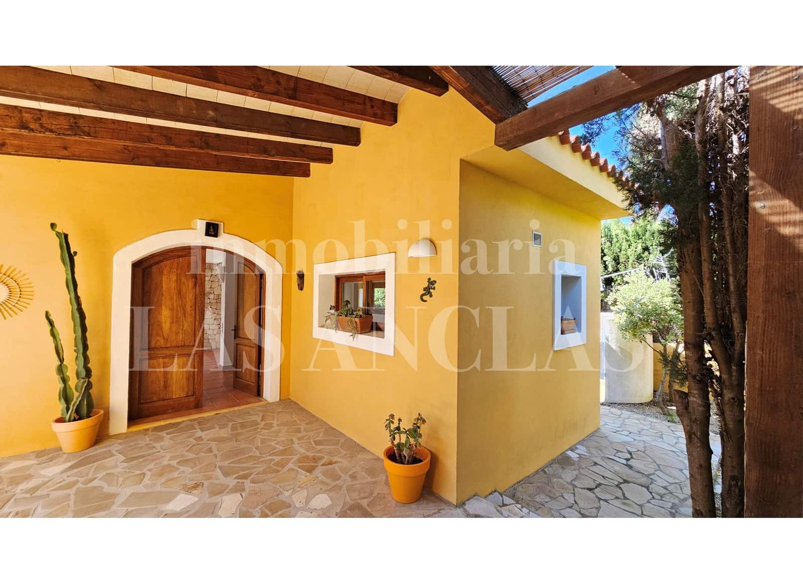 2 soveværelse Villa til salg i Cala Llonga med swimmingpool - € 1.295.000 (Ref: 9787859)