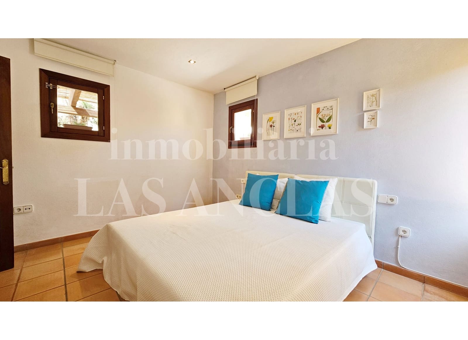 2 soveværelse Villa til salg i Cala Llonga med swimmingpool - € 1.295.000 (Ref: 9787859)