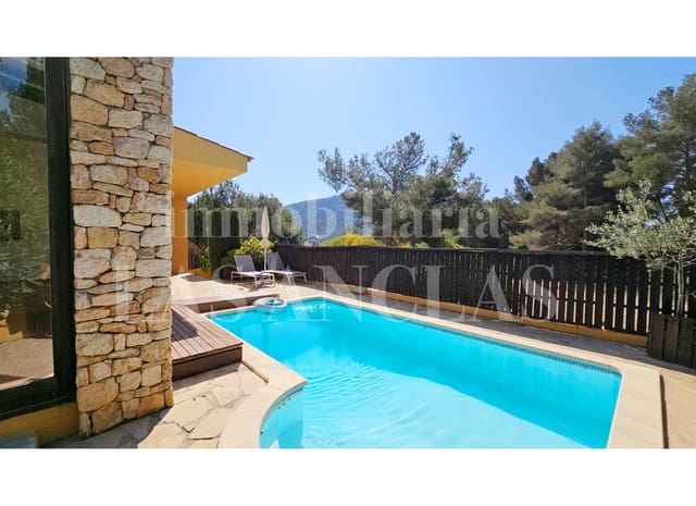2 soveværelse Villa til salg i Cala Llonga, Santa Eulalia / Santa Eularia med swimmingpool - € 1.295.000 (Ref: 9787859)