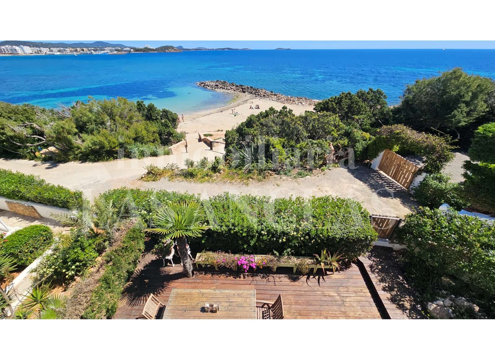 3 bedroom Terraced Villa for sale in La Siesta with garage - € 1,850,000 (Ref: 9787943)