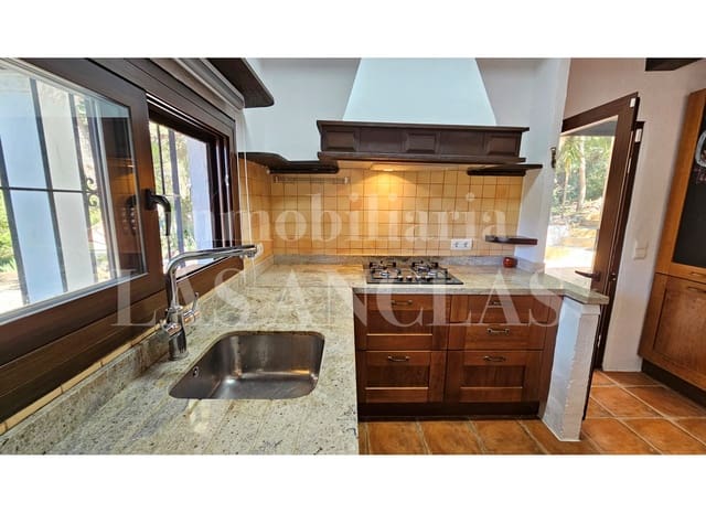 Chalet de 2 habitaciones en Santa Eulalia / Santa Eularia en venta con piscina - 1.275.000 € (Ref: 9803793)