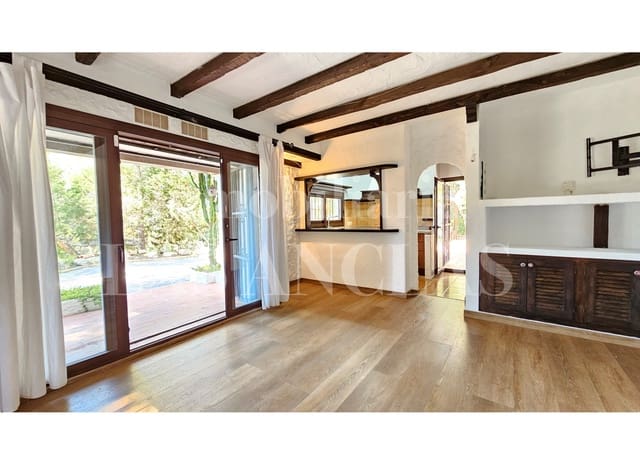 2 slaapkamer Villa te koop in Santa Eulalia / Santa Eularia met zwembad - € 1.275.000 (Ref: 9803793)