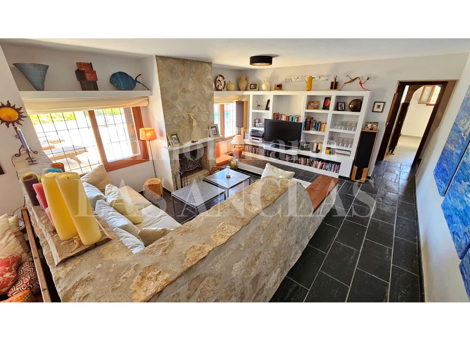 5 slaapkamer Villa te koop in Cala Conta met zwembad garage - € 2.295.000 (Ref: 9810793)