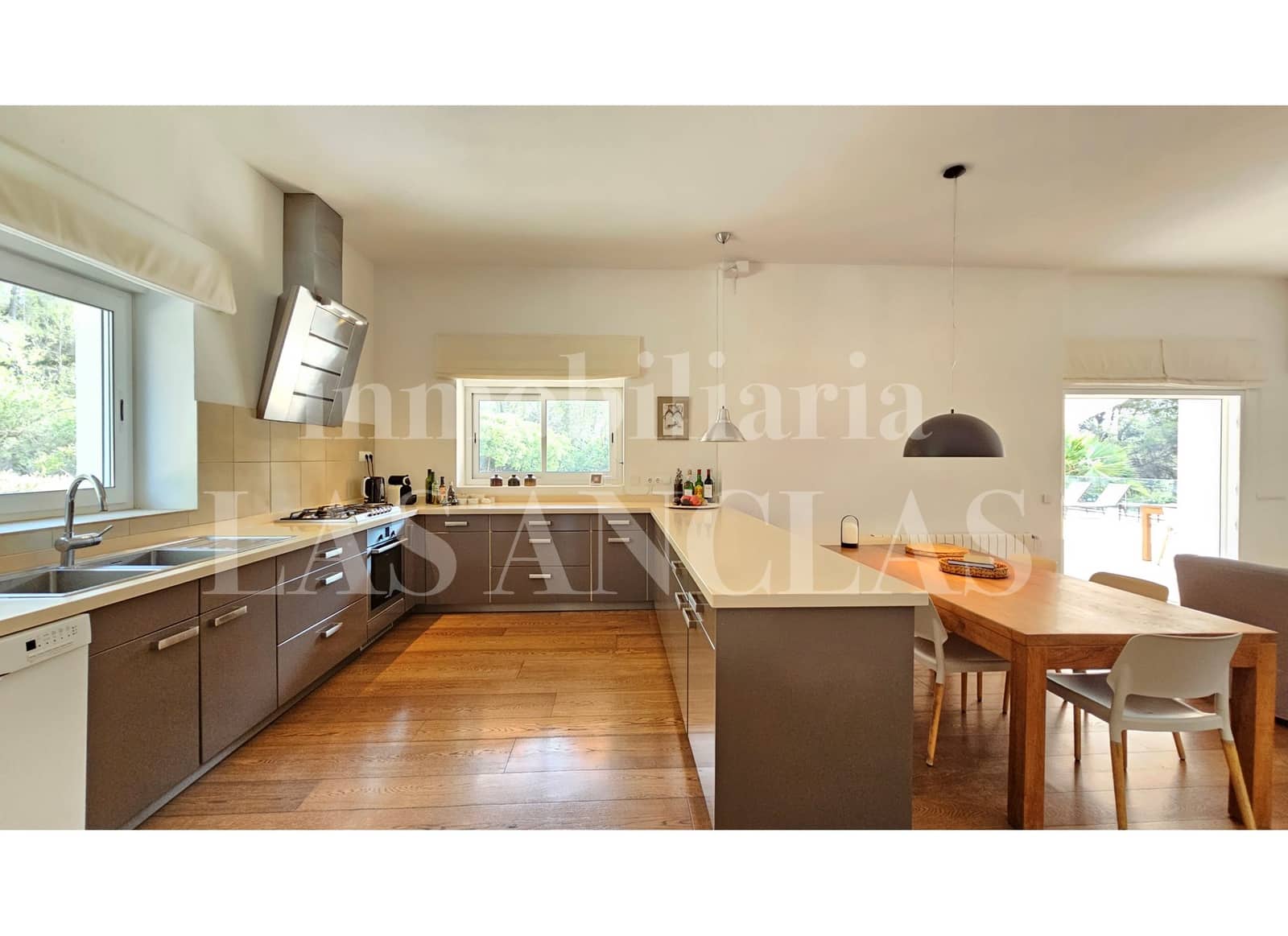Finca/Casa Rural de 6 habitaciones en Nuestra Señora de Jesus en venta con piscina - 3.500.000 € (Ref: 9815262)