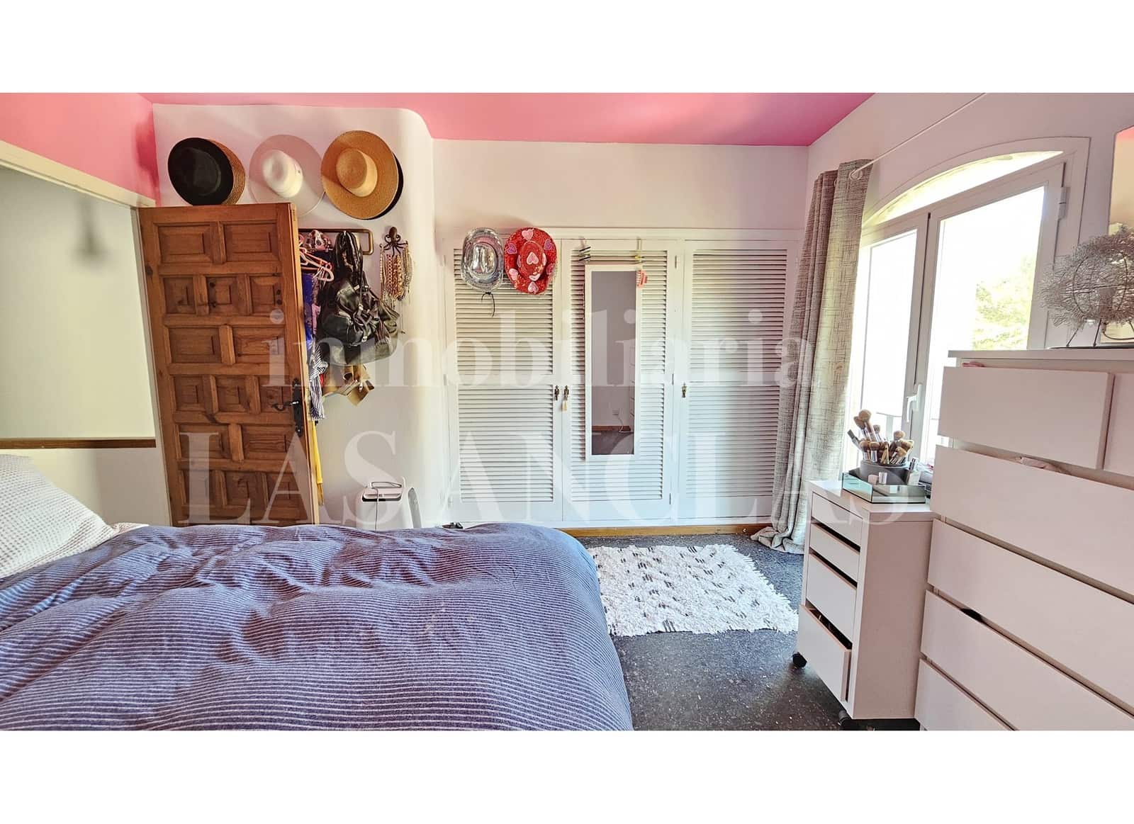 Adosado de 2 habitaciones en Talamanca en venta - 900.000 € (Ref: 9821567)