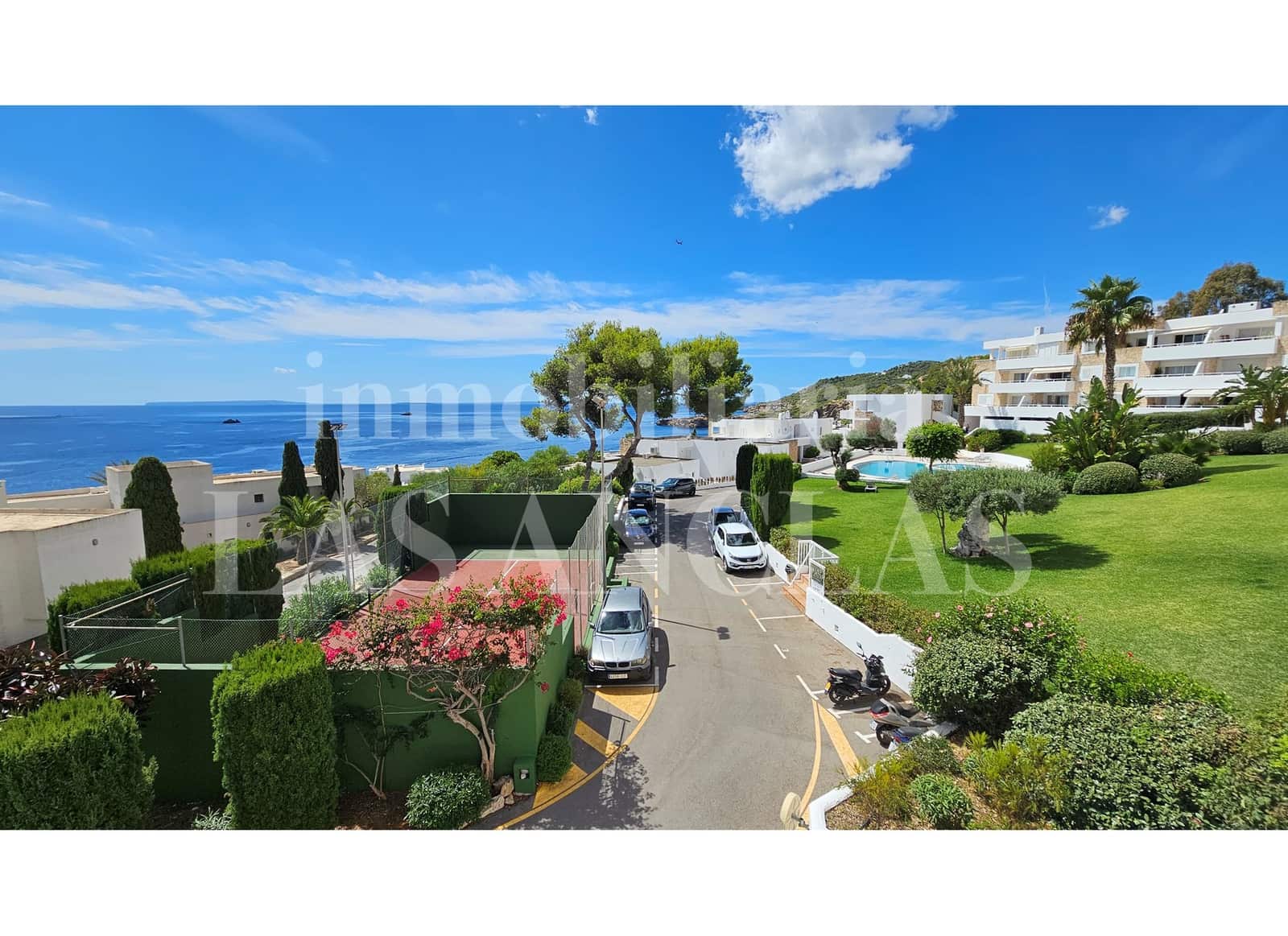 1 bedroom Flat for sale in Roca Llisa with pool - € 765,000 (Ref: 9834798)