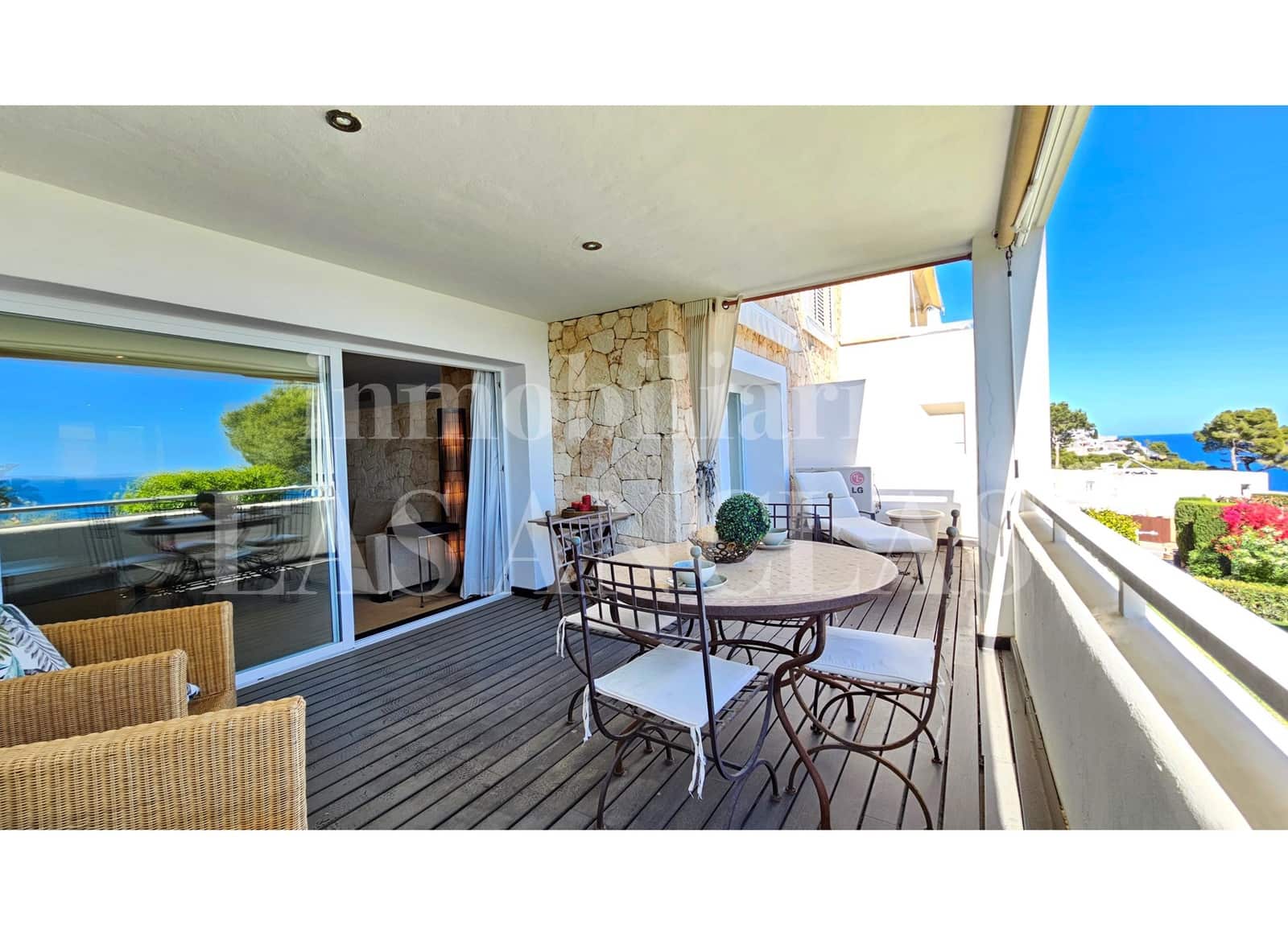 1 bedroom Flat for sale in Roca Llisa with pool - € 765,000 (Ref: 9834798)
