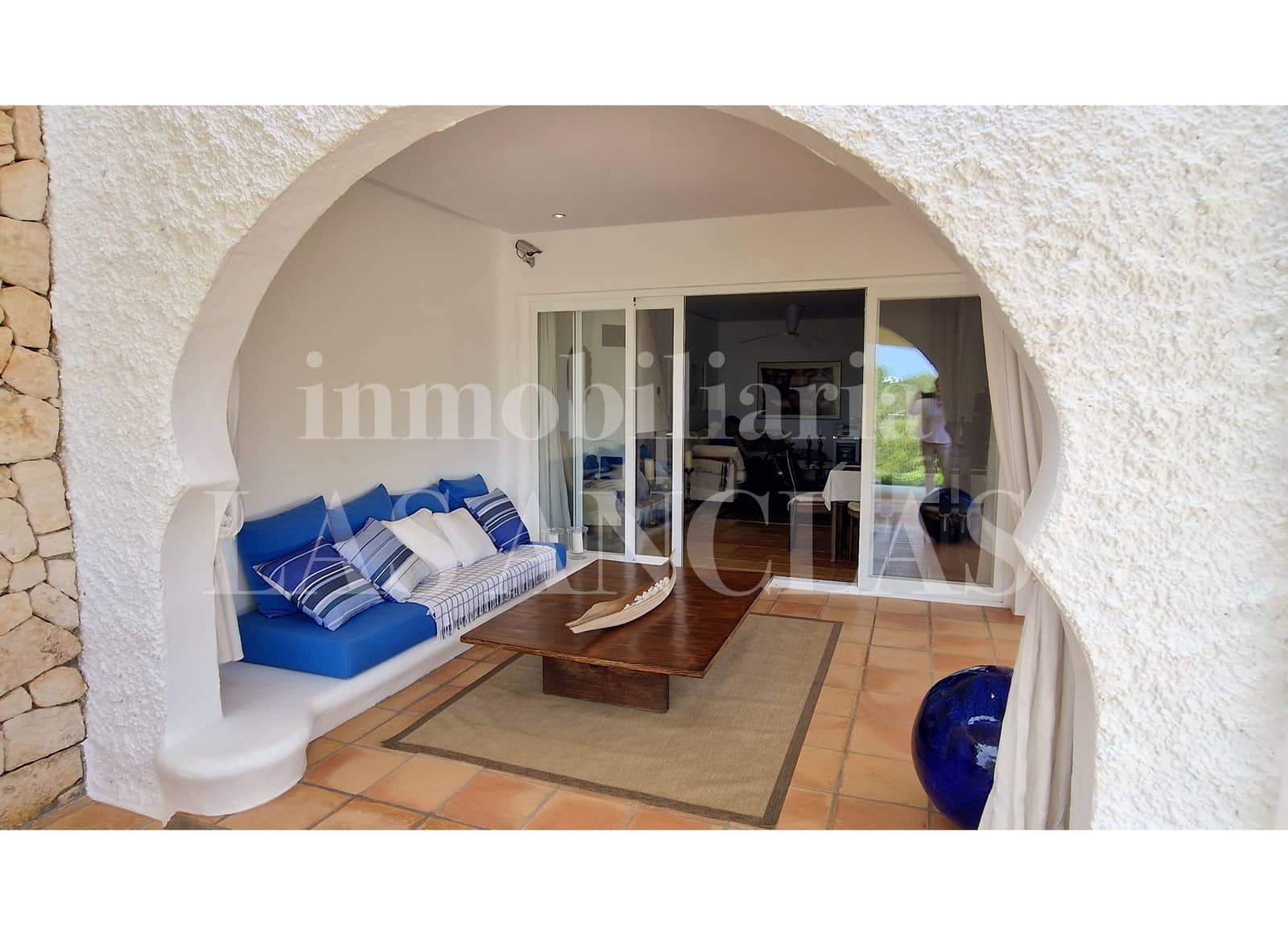 2 soverom Kjedet enebolig til salgs i Santa Eulalia / Santa Eularia med svømmebasseng garasje - € 1 200 000 (Ref: 9838501)