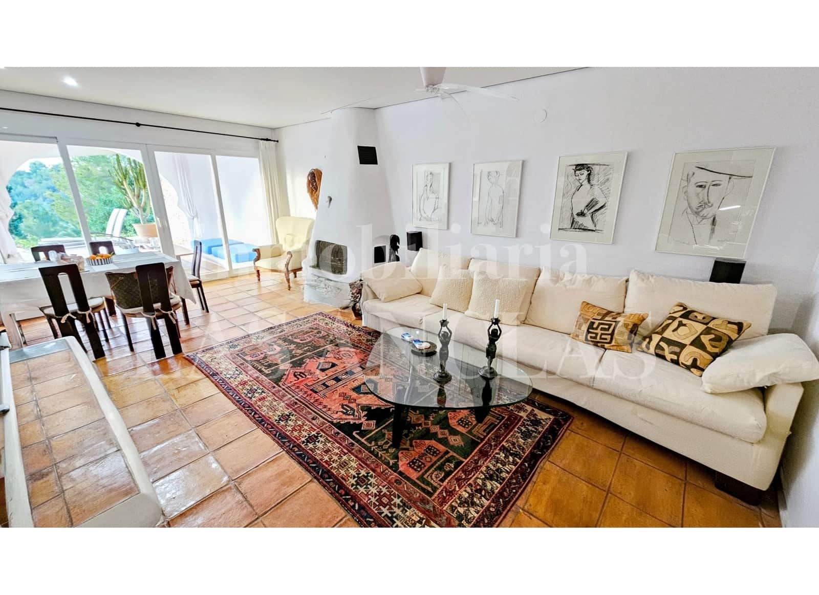2 soverom Kjedet enebolig til salgs i Santa Eulalia / Santa Eularia med svømmebasseng garasje - € 1 200 000 (Ref: 9838501)