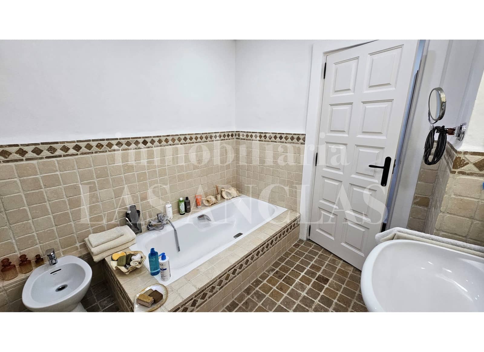 2 soverom Kjedet enebolig til salgs i Santa Eulalia / Santa Eularia med svømmebasseng garasje - € 1 200 000 (Ref: 9838501)