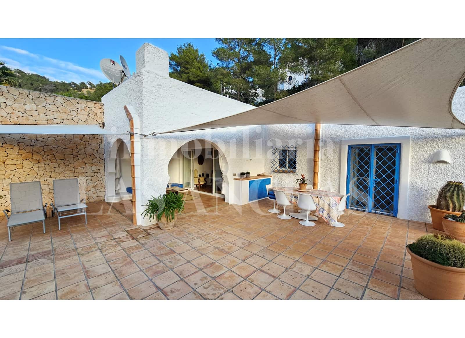 2 soverom Kjedet enebolig til salgs i Santa Eulalia / Santa Eularia med svømmebasseng garasje - € 1 200 000 (Ref: 9838501)