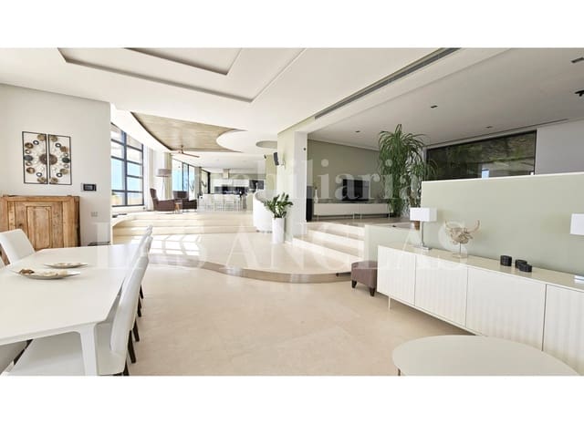 4 soveværelse Villa til salg i Talamanca, Ibiza by med swimmingpool - € 10.900.000 (Ref: 9861173)