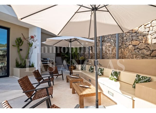 4 soveværelse Villa til salg i Talamanca, Ibiza by med swimmingpool - € 10.900.000 (Ref: 9861173)