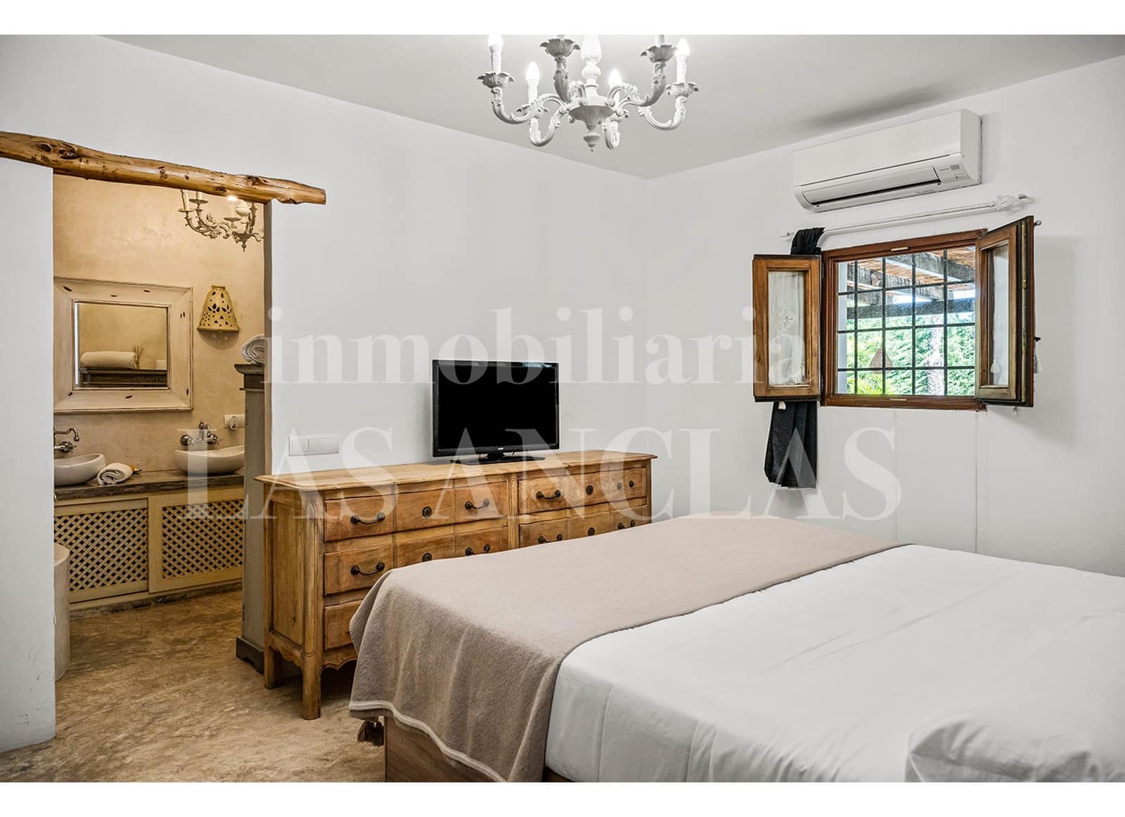 4 soveværelse Villa til salg i San Jose / Sant Josep de Sa Talaia med swimmingpool garage - € 2.180.000 (Ref: 9926509)
