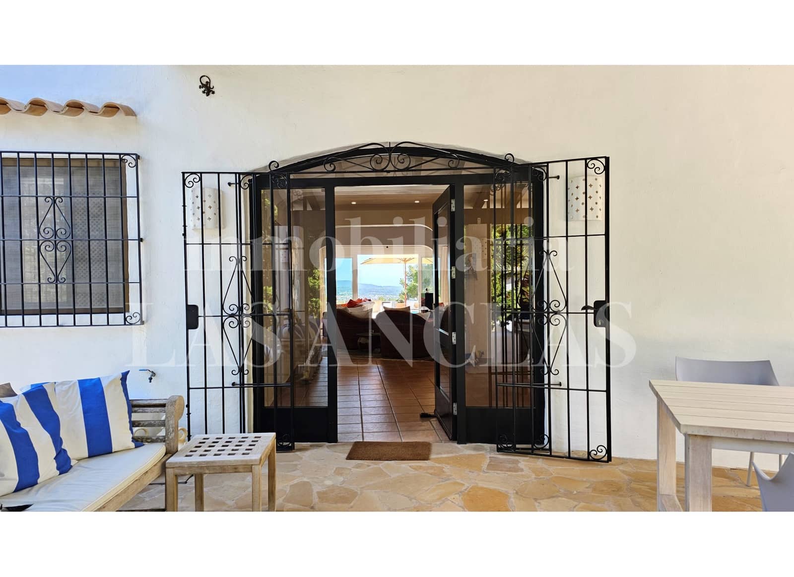 4 soverom Villa til salgs i La Siesta med svømmebasseng garasje - € 2 850 000 (Ref: 9945988)